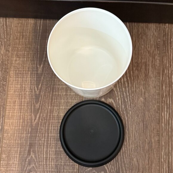 Tupperware One Touch Reminder Canisters – Set of 4 - Picture 13 of 16